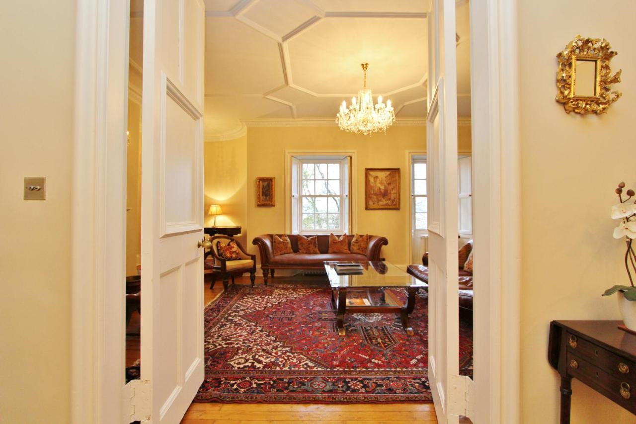 Ramsay Garden - Spacious 3-Bedroom Apartment Next To Edinburgh Castle Exterior foto