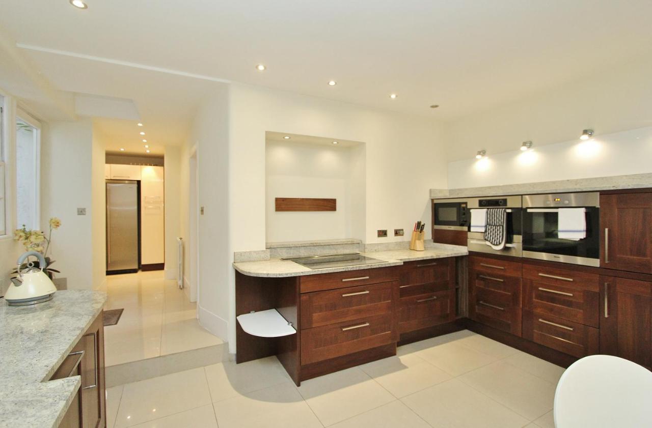 Ramsay Garden - Spacious 3-Bedroom Apartment Next To Edinburgh Castle Exterior foto
